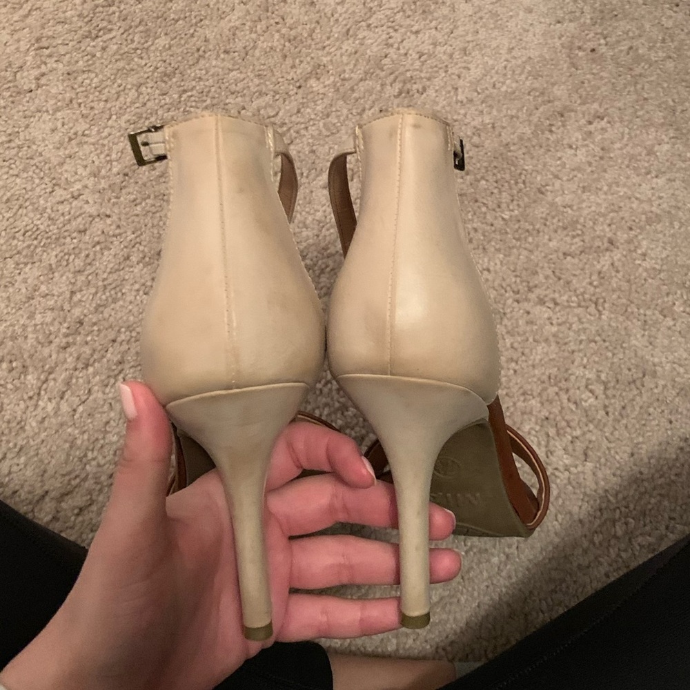 Heels - Picture 5 of 5